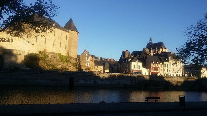 château de Mayenne, basilique