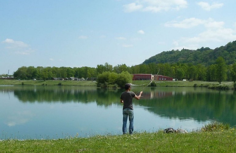 Un Pêcheur sur le lac