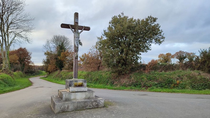 Un des nombreux calvaires et croix de Brélidy