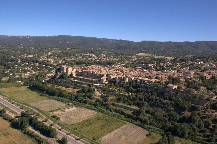 Lauris et le Petit luberon