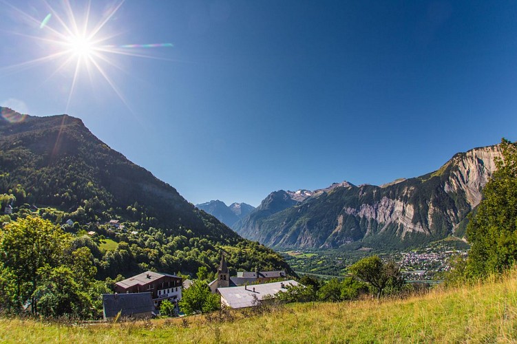 Hiking through the hamlets_La Garde-en-Oisans