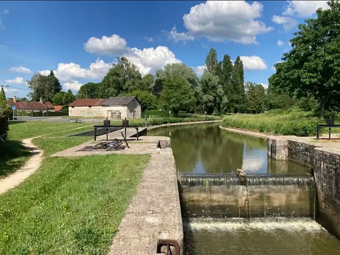 Ecluse du canal d'Orléans