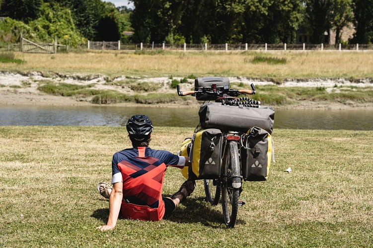 Pause_Pontaubault-Veloscenie_Un-Monde-a-velo.jpg-1500px