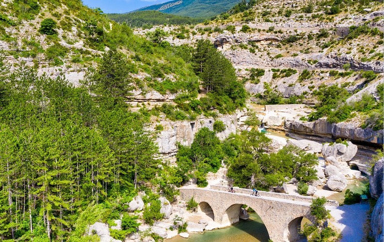 Pont Roman et Gorges de la Méouge