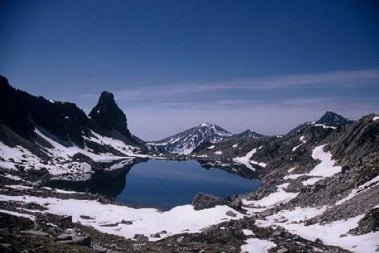 LAC NEGRE / LAC DES ADUS 