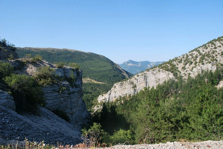 La montagne et les gorges de Saint-Genis
