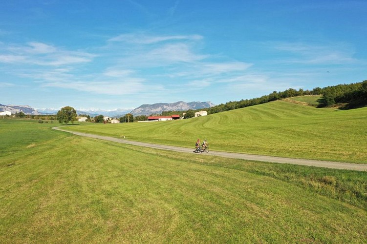 Aux abords du lac de Mison