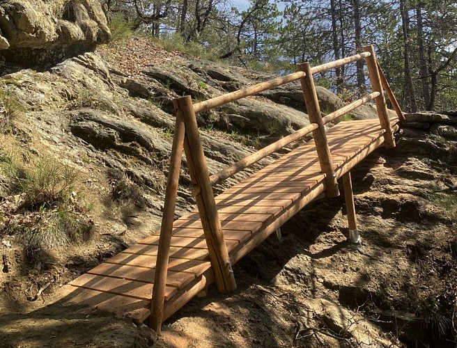 Nouvelle passerelle depuis avril 2023 pour faciliter le passage des vététistes