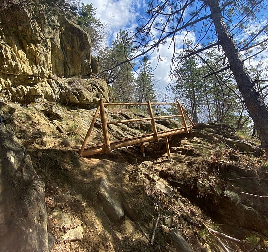 Nouvelle passerelle depuis avril 2023 pour faciliter le passage des vététistes