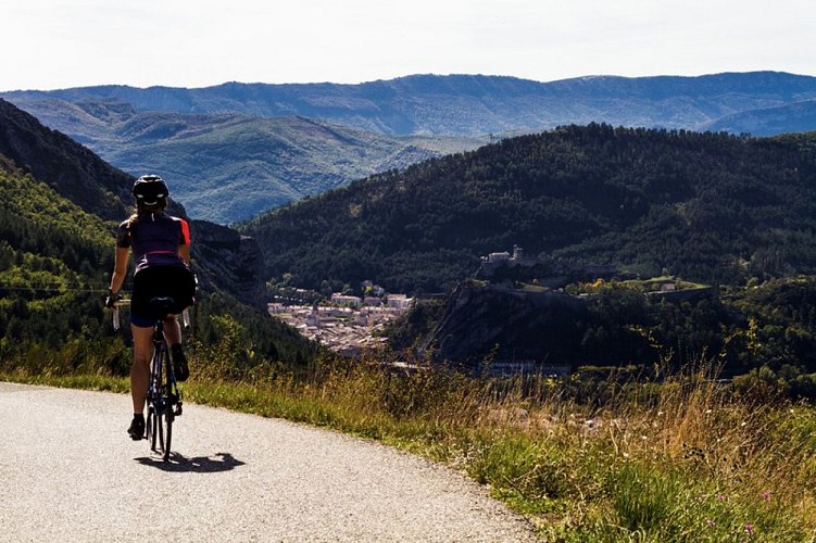 Vue plongeante sur Sisteron