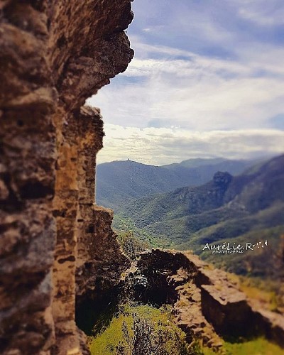 Einsiedelei Notre-Dame du Château über die Straße nach Lavail