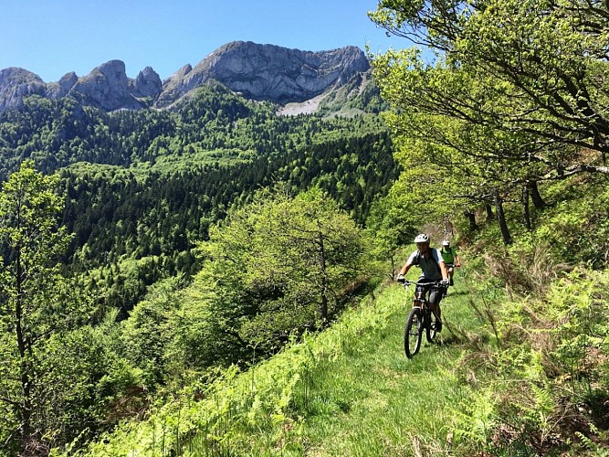 La-traversee-avec-la-Peine-d-Udapet-tourinsoft