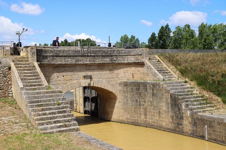 13 / Moussan : l'écluse de Moussoulens