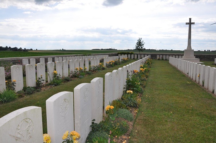 Orival Wood Cemetery - Flesquières