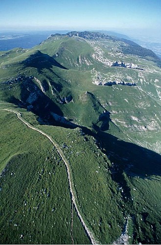 登山线路：Reculet山和Crêt de la Neige山
请注意：
- 不要翻译专有名词
- 尊重细微差别