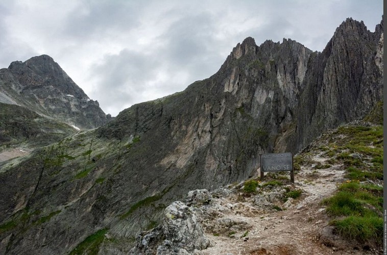 Du refuge des Barmettes au refuge du Grand Bec :  les 3 cols