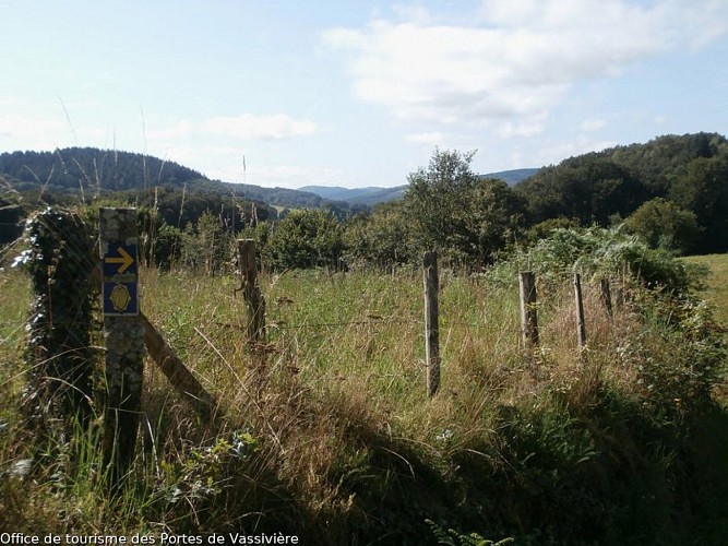 eymoutiers-liaison-eymoutiers-peyrat-sur-les-pas-de-st-jacques-ot-portes-de-vassiviere.JPG.800x800_q85_watermark-1340332f133c6a63094b965c234df4ee.jpg_1