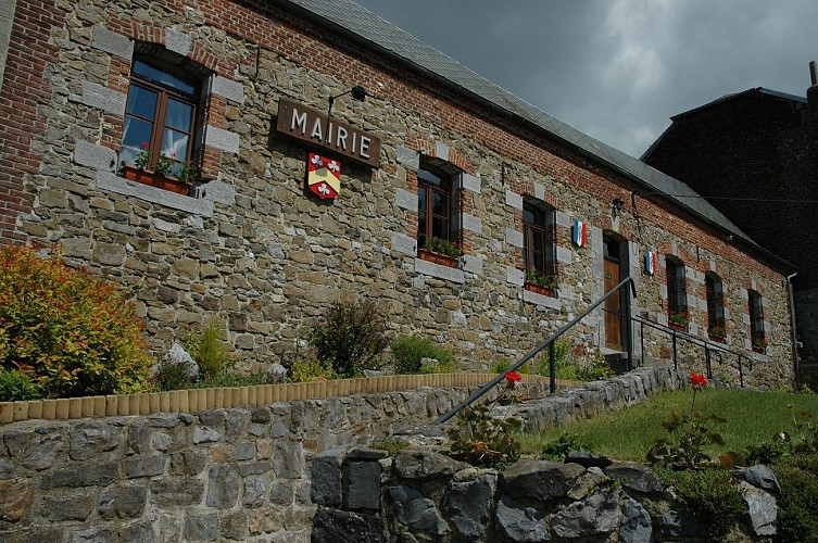 Vieux-Mesnil Le sentier des cours d'Ay et des Choats