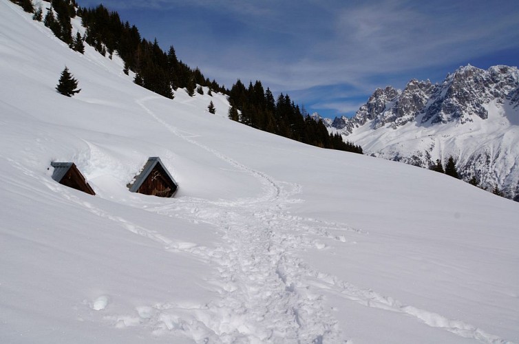 Les Chalets de Chailloux sous la neige