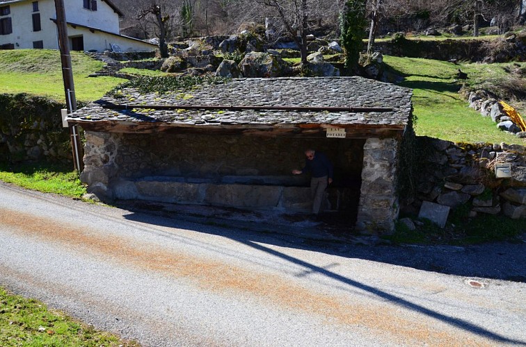 Un lavoir des Bazerques