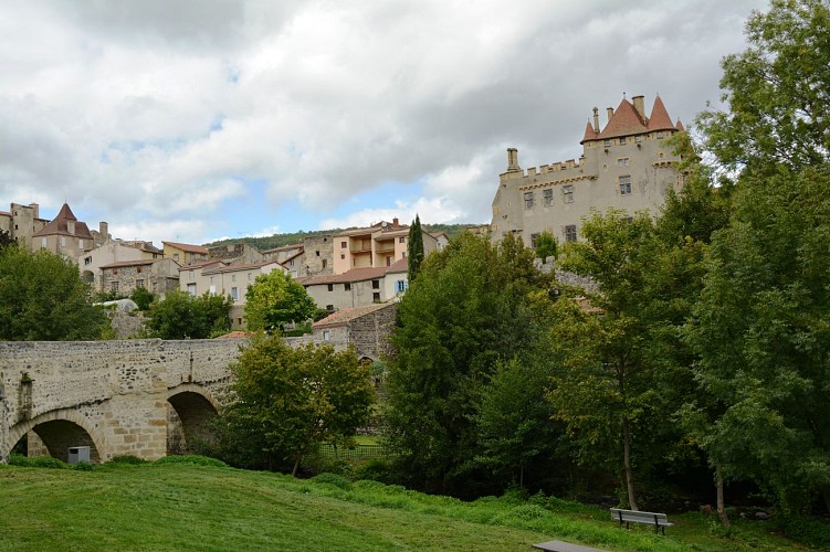 Château de Murol en Saint-Amant