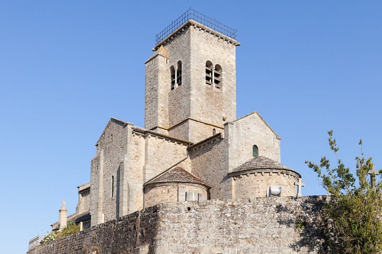 Vue du chevet de l'église Notre Dame à Gourdon
