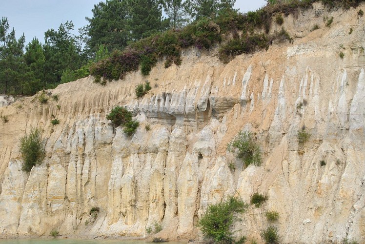 Sentier de randonnée des carrières de Guizengeard_Guizengeard
