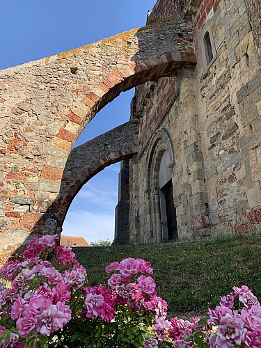 Contreforts de l'église de Murat