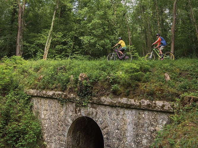 Lembeye - Chemin de la ligne VTT