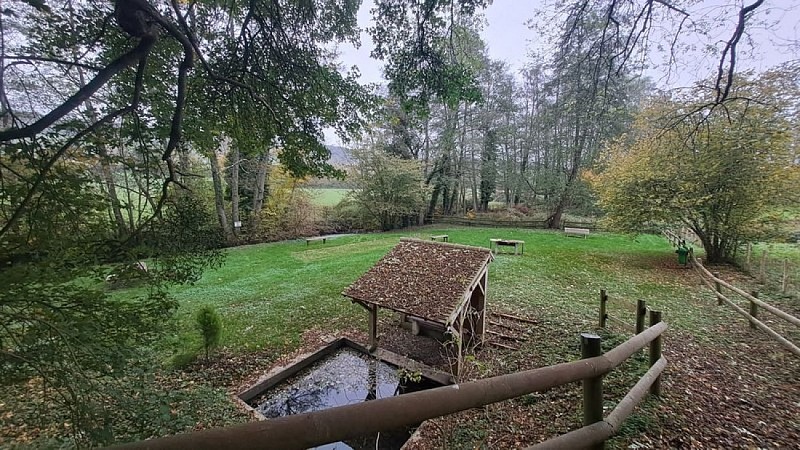 Monceaux-au-Perche-Lavoir et espace détente