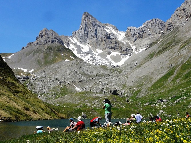 N°51 Cabane et Lac de Lhurs