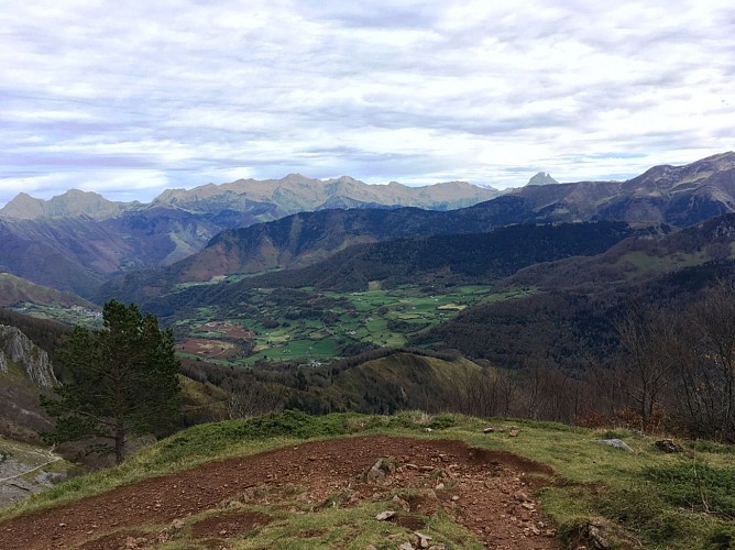 N°51 Cabane et Lac de Lhurs