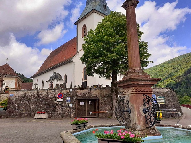 Eglise de Sewen et fontaine