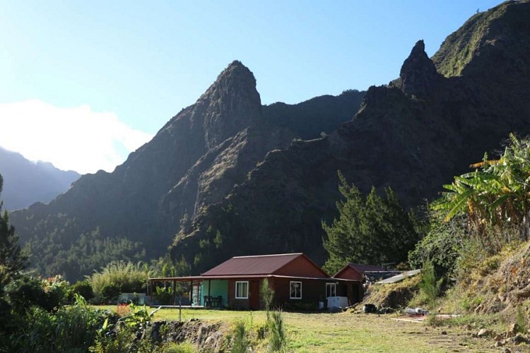 De Grand Place Ã‰cole Ã  Ilet Ã  Bourse, par le plateau de gousse