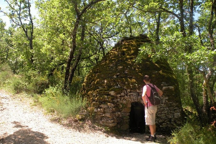 Borie sur le chemin de Saint-Pierre