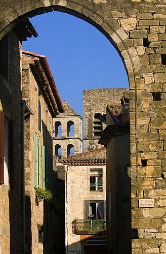 Porte Barbacane à Villemagne L'Argentière
