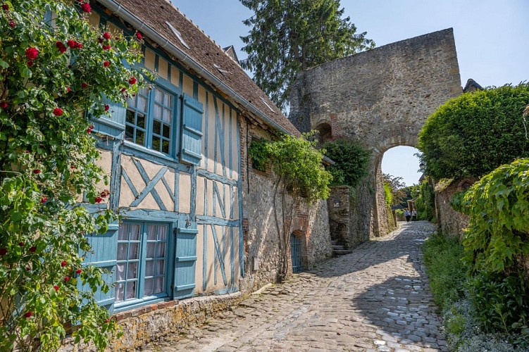 Maison bleue et Tour Porte