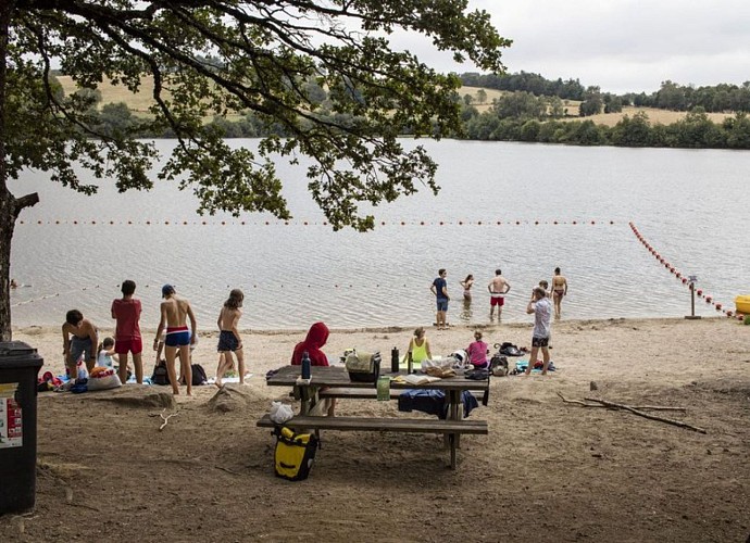 Baignade et pique nique au lac des Galens