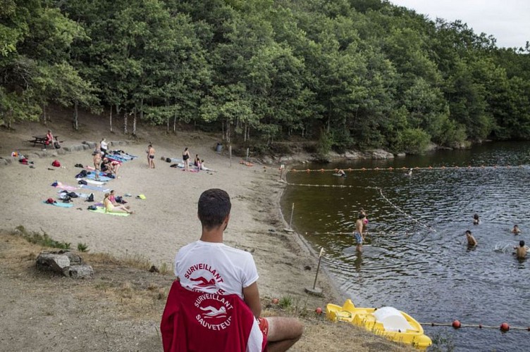 Baignade surveillée en été aux Galens