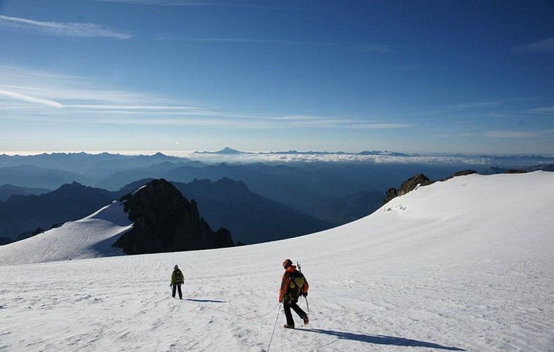 Descente du sommet par le glacier du Pelvoux