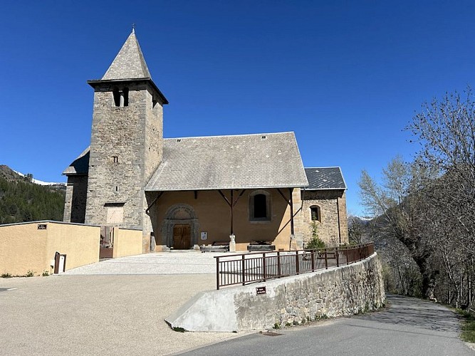 Église Saint Pierre à Champcella