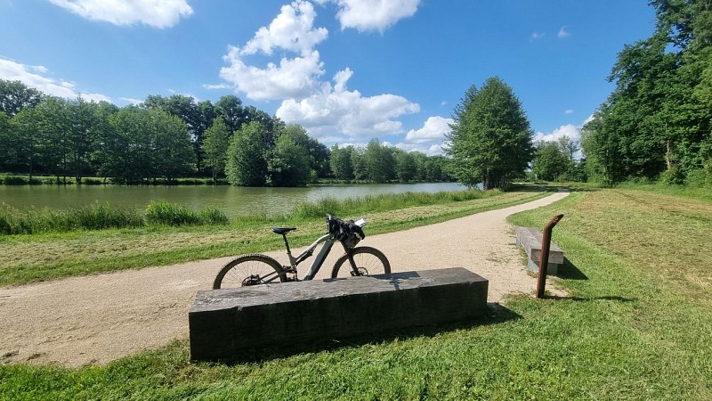 VTT-VTC link (L6) St Trivier de Courtes - Plan d'eau de Mépillat_Saint-Trivier-de-Courtes