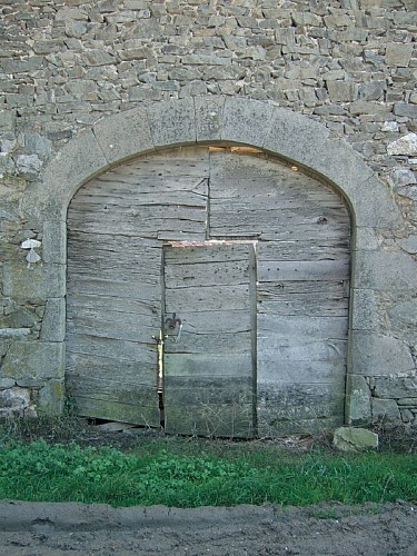 Bessonies - Porte Château des Bessonies