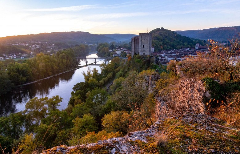 Donjon et ville de Luzech