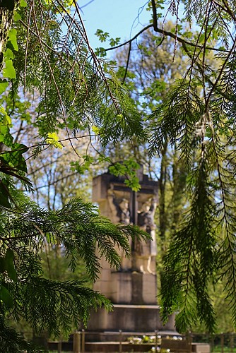 Au Bois-le-Prêtre – Circuit de la Croix des Carmes