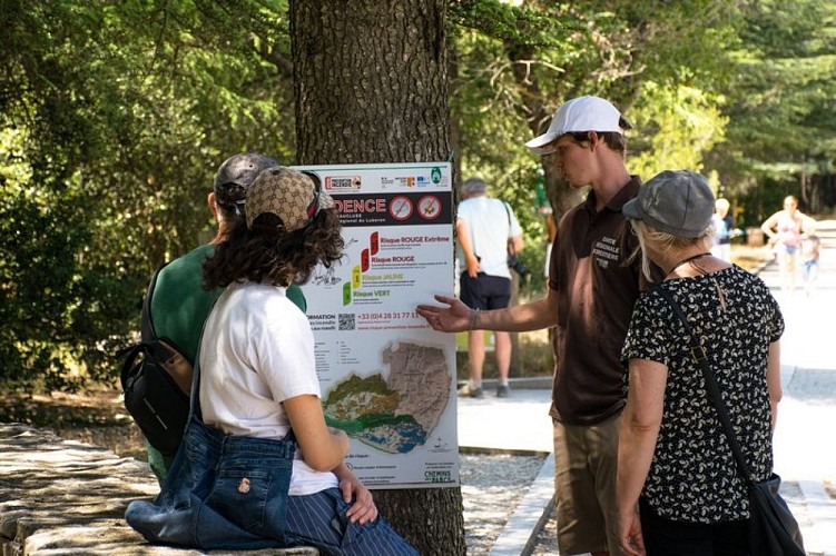 Garde Régionale Forestière à l'entrée de la forêt des Cèdres