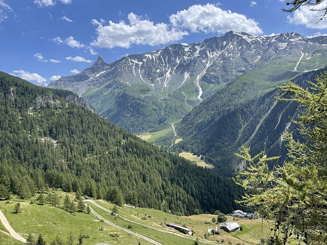 Arc 1800 to the Chapelle N.D. des Vernettes