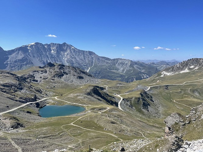 Arc 1950/2000 towards the Lake Trail