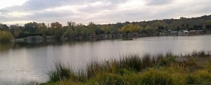 Parc du Peuple de l'Herbe - Etang de la Gallotte et ses maisons flottantes