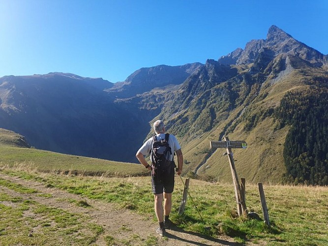 Vue sur le vallon de la Frèche depuis le plateau